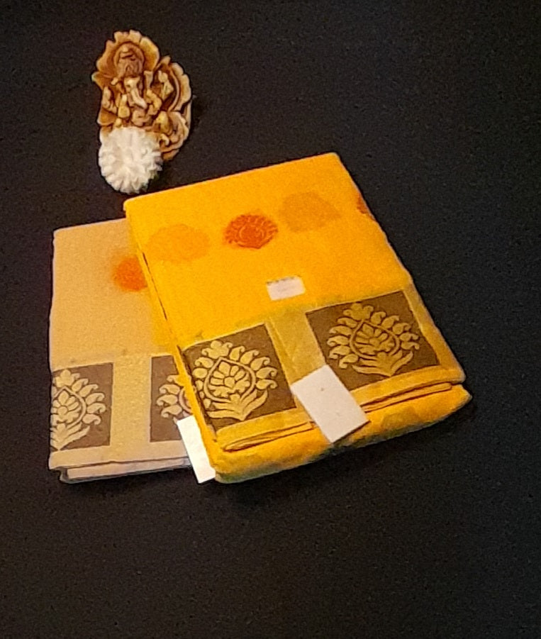 Elegant Handloom Cotton Saree With Block Print Border & Contrast Motif - With Blouse ( Running )